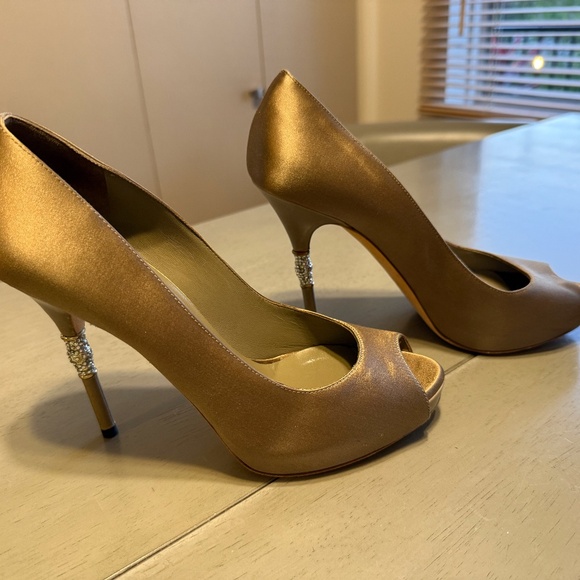 GUCCI Gold (37.5) Silk Platform Pump + Crystal Ball heel detail - Picture 3 of 8